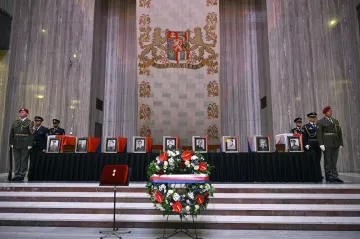 Rodiny převzaly ostatky devíti padlých československých občanů