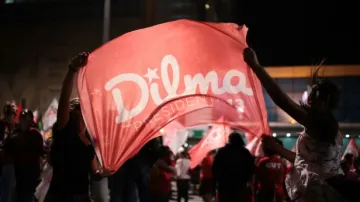 Martin Rey: Nařčení z korupce a ekonomický propad Dilmě neuškodily