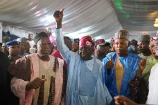 Prezidentské volby v Nigérii vyhrál podle komise vládní kandidát, opozice chce nové hlasování