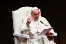 Papež v Portugalsku kritizoval eutanazii. Církev vyzval kvůli sexuálním aférám k „pokorné očistě“