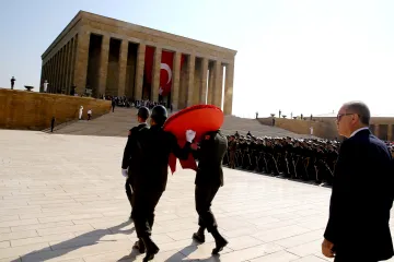  Výjimečný stav bude v Turecku platit další tři měsíce