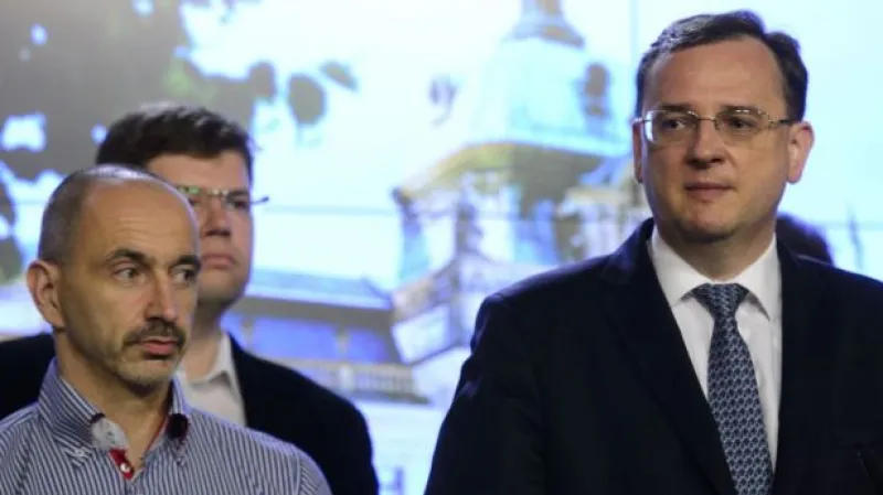 Premiér Petr Nečas podá demisi