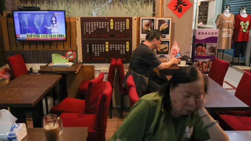 Čínská televize informuje o manévrech u Tchaj-wanu