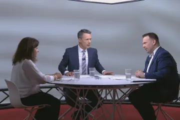 Vláda chce šlápnout ČT a ČRo na krk, míní Baxa. Dle Pokorné Jermanové měla změnu lépe vysvětlit