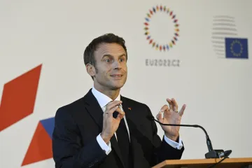 Macron v Praze avizoval založení fondu, z něhož si bude Ukrajina nakupovat zbraně