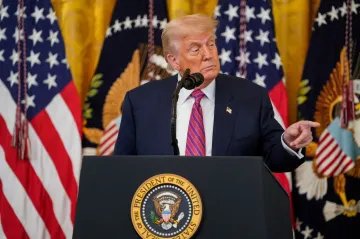 NATO čeká špatná budoucnost, pokud nepomůže v Hormuzském průlivu, řekl Trump