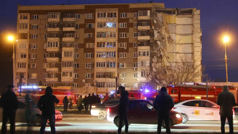 Zřícená část obytného domu v Iževsku