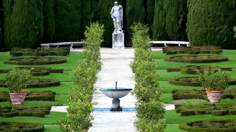 Zahrady letního sídla papežů v Castel Gandolfo