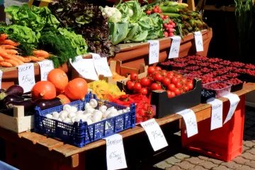 Jurečka stále chce pro farmářské trhy výjimku z evidence tržeb