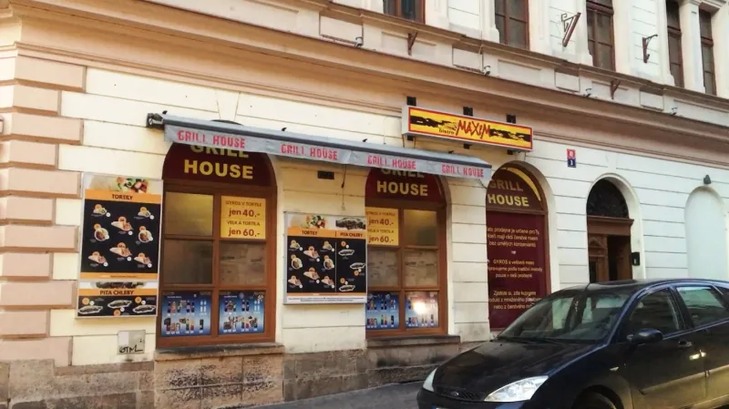 Lidé se přiotrávili v občerstvení Maxim