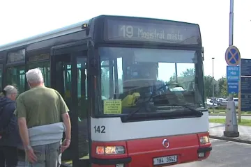 Autobusem až do nemocnice? V Hradci jezdí nová linka 19