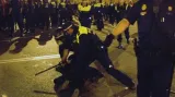 Střety demonstrantů s policií