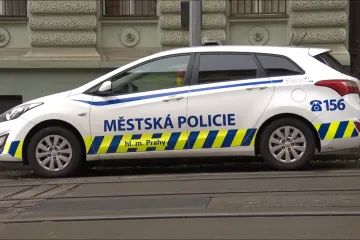 Pražský strážník, jehož syn se nakazil covidem-19, se stále pře s hygienou. Systém dle něj nefunguje