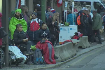 Protest u Úřadu vlády večer skončil, někteří demonstranti chtějí znovu přijít ráno