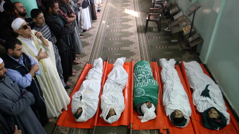 Pohřeb palestinských obětí izraelského bombardování