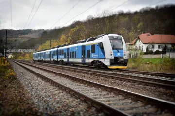 Při hodinovém zpoždění vlaku má dopravce vrátit čtvrtinu ceny jízdenky