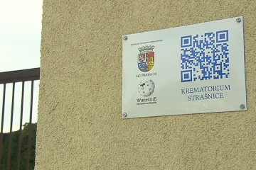 Novinka pro smartphony: Praha 10 značkuje památky QR kódy