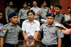 Myanmar propustil dva novináře agentury Reuters, ve vězení byli přes 500 dní