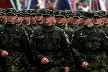 Povinná vojna v Evropě ožívá, v Česku zanikla před dvaceti lety