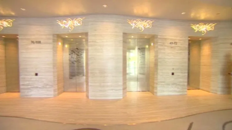 Výtahy ve věži Burdž Chalífa přepraví až 12 000 lidí denně