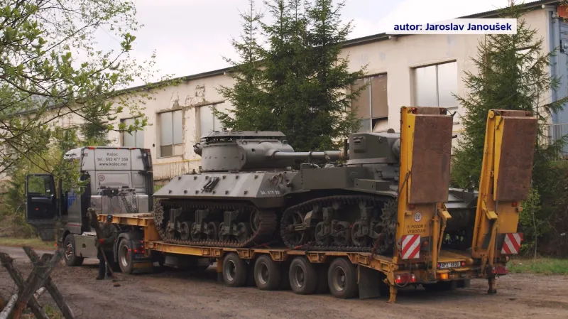 Historické tanky před nehodou