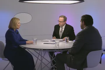 Důchodový věk je mocný nástroj, řekl Bezděk. Bez chystaných změn by chybělo 350 miliard, uvedla Nerudová