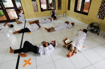 Koronavirus mění studium islámu. Žáci dodržují nová bezpečnostní pravidla 