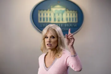 „Bude to méně drama a více máma.“ Trumpova dlouholetá spolupracovnice Conwayová končí