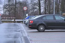 V Ostravě začalo fungovat první chytré parkoviště. K tramvajové jízdence zaplatí řidič navíc jen korunu