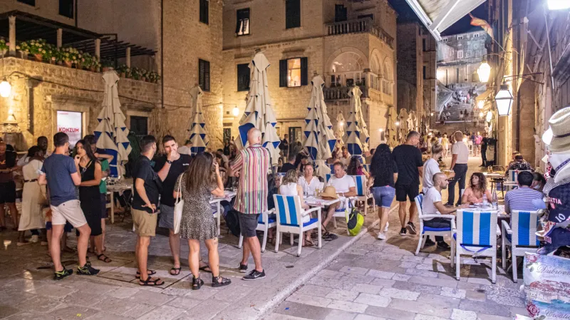 Turisté v chorvatském Dubrovníku