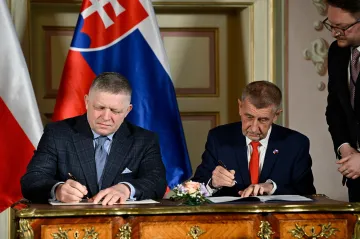 Babiš požádal Fica, aby Slovensko ukončilo stav ropné nouze