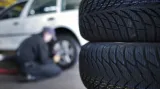S přezutím na zimní pneumatiky řidiči váhají