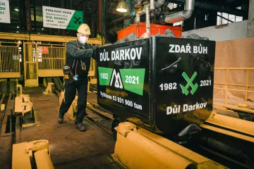 Z Dolu Darkov vyjel poslední vozík černého uhlí. Těžba tam definitivně skončila