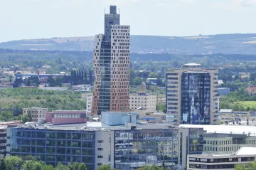 Brněnský mrakodrap AZ Tower opět změnil majitele. Tentokrát je jím investiční skupina Natland