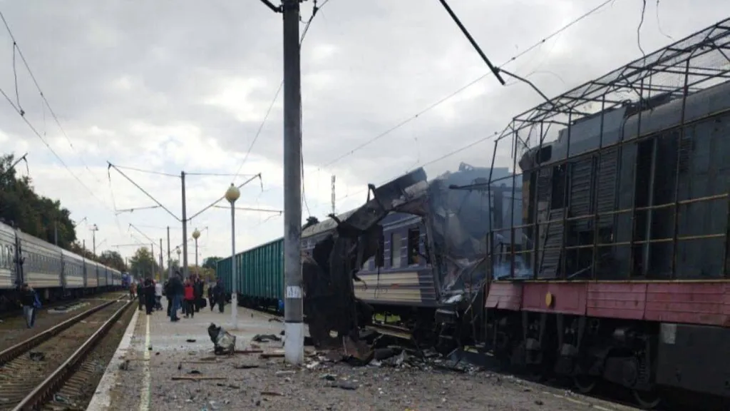 Vlak v Šostce po ruském útoku