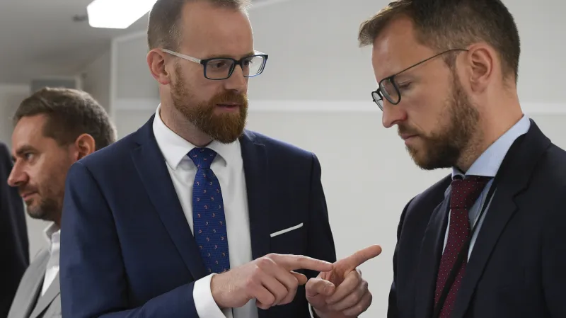 Starosta Prahy 6 Ondřej Kolář (TOP 09) a místostarosta Jakub Stárek (ODS).