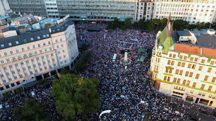 Protesty v Bělehradu proti těžbě lithia