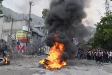 Hlad i teror v haitské metropoli. Prezidenta po smrti nikdo nenahradil, mocenské vakuum zaplňují gangy