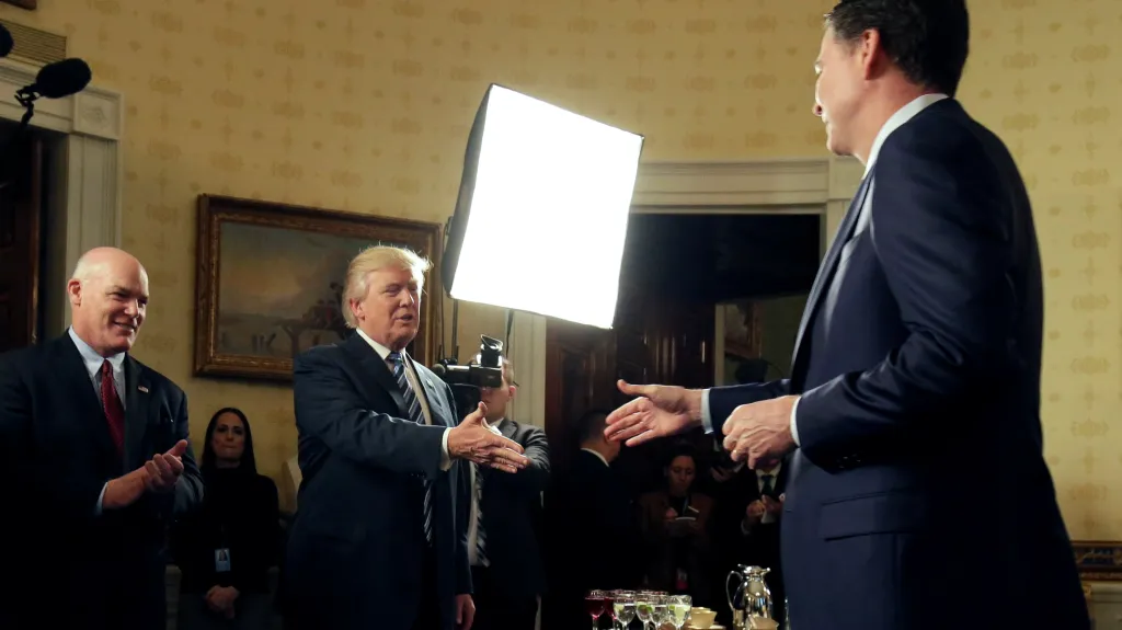 Trump se setkal s Comeym dva dny po inauguraci