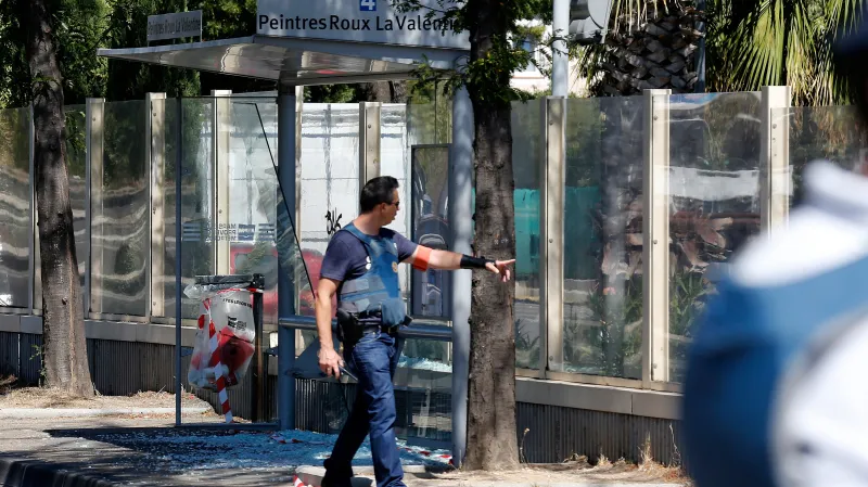 Policista na jedné ze zastávek
