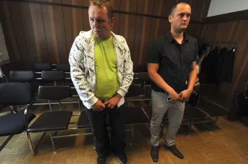 Z 8 let vězení podmínka. Soud snížil tresty překupníkům jedovatého alkoholu