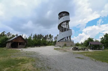 Rozhledna na Velkém Kosíři má jít k zemi, oprava se nevyplatí