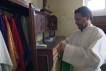 Fara s kaplí v Trmicích je vykoupena