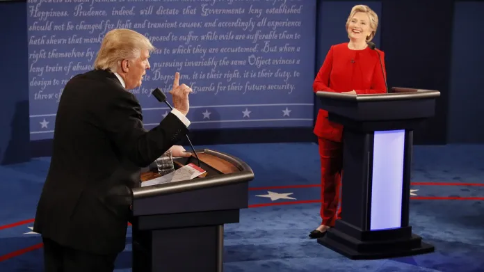 Vášně a slovní přestřelky při úvodní prezidentské debatě