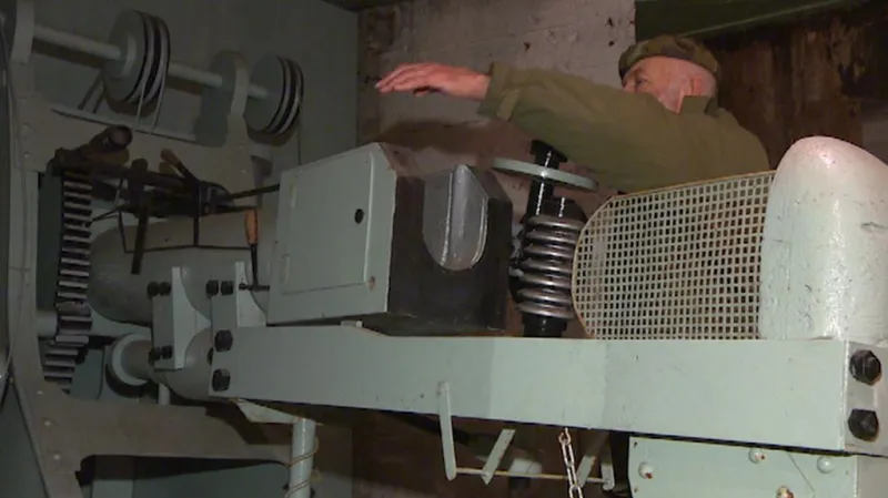 Houfnice ráže 100 mm měla být součástí výzbroje tvrze Dobrošov. "Dostřel houfnic byl téměř 12 kilometrů," poukázal správce pevnosti Josef Farář.