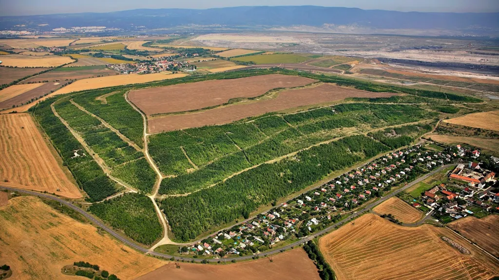 Rekultivovaná výsypka lomu Vršany
