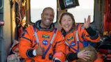 Astronauti Victor Glover a Christina Kochová
