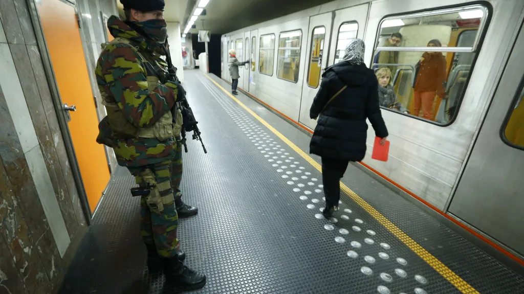Vojáci v bruselském metru