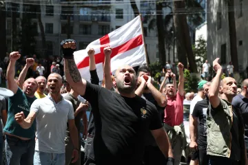 Pochod za práva LGBT v gruzínském Tbilisi zhatili odpůrci. Vnikli do kanceláří organizátorů a napadli novináře