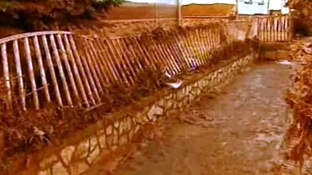 Maďarská vesnice zničená toxickým kalem